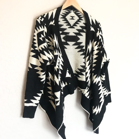 Aztec Print Cardigan - Picture 2 of 5